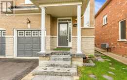 3852 BLOOMINGTON CRESCENT | Mississauga Ontario | Slide Image Three
