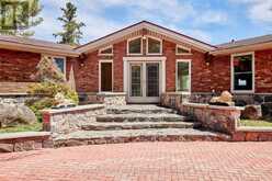 557 RIVERSIDE DRIVE | Peterborough Ontario | Slide Image Six