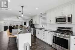 114 TUSCANY TRAIL | Chatham Ontario | Slide Image Fourteen