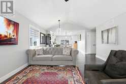 114 TUSCANY TRAIL | Chatham Ontario | Slide Image Eight