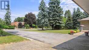 9 WESTMOUNT PARK ROAD | Toronto Ontario | Slide Image Five