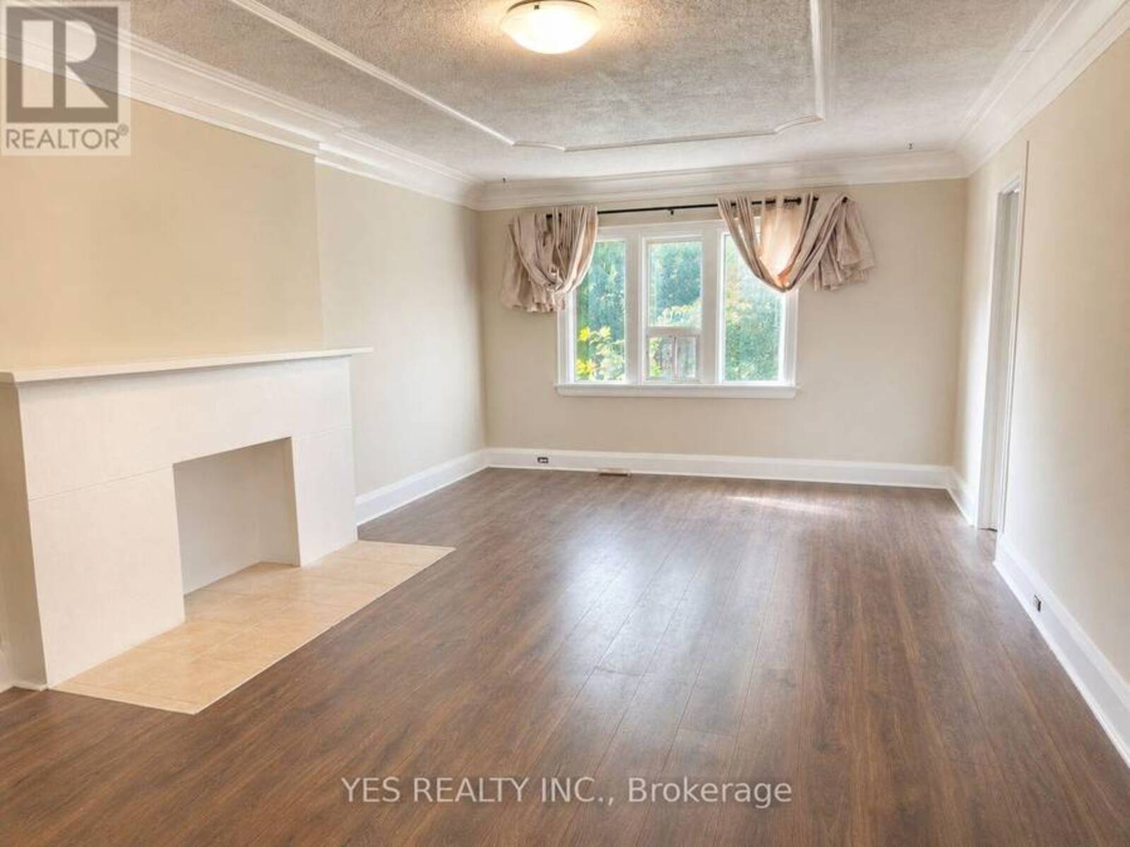 199 NORTH SERVICE ROAD, Mississauga, Ontario L5A 1A4