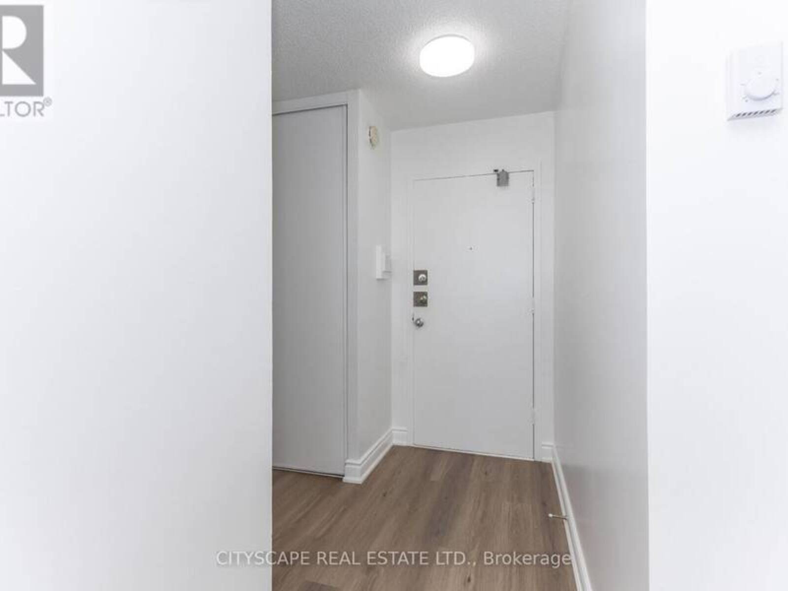 1005 - 940 CALEDONIA ROAD, Toronto, Ontario M6B 3Y4