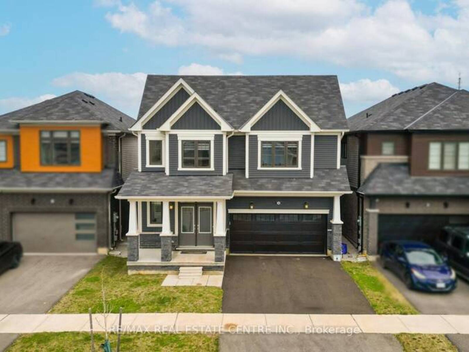 22 OAKTREE DRIVE, Caledonia, Ontario N3W 0E6