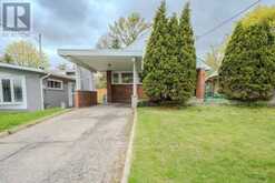 38 DEERFIELD ROAD | Toronto Ontario | Slide Image Three