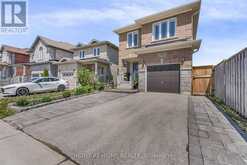 352 MILLER PARK AVENUE | Bradford West Gwillimbury Ontario | Slide Image Two