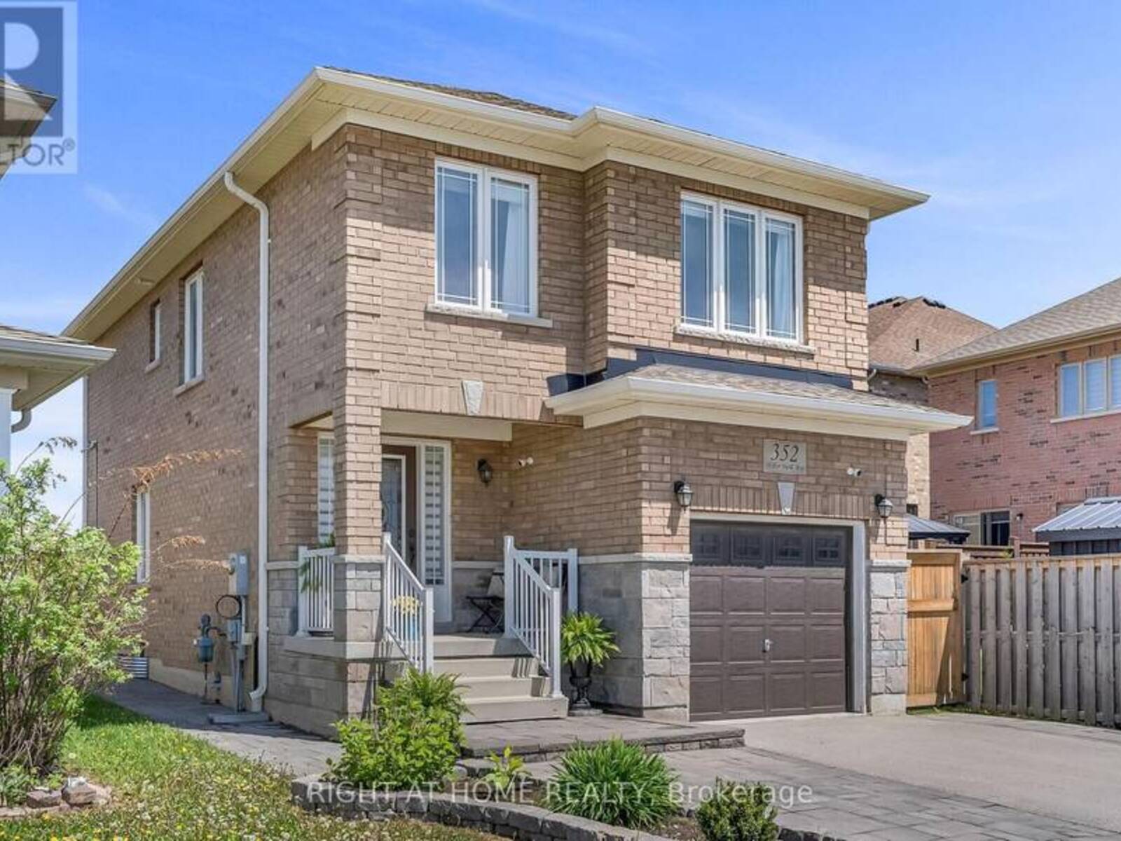 352 MILLER PARK AVENUE, Bradford West Gwillimbury, Ontario L3Z 4H5