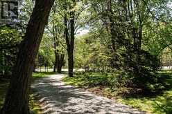 176 WEIRS LANE | Hamilton Ontario | Slide Image Four