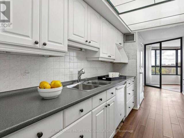 710 - 1300 BLOOR STREET Mississauga Ontario, L4Y 3Z2 - 3 Bedrooms Condo For Sale