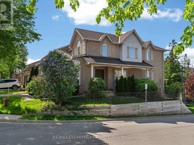 19 - 11 PIRIE DRIVE Dundas Ontario, L9H 6Z6 - 3 Bedrooms Condo For Sale