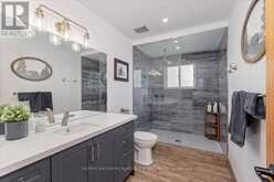 229 LAKE DRIVE N | Georgina Ontario | Slide Image Thirteen