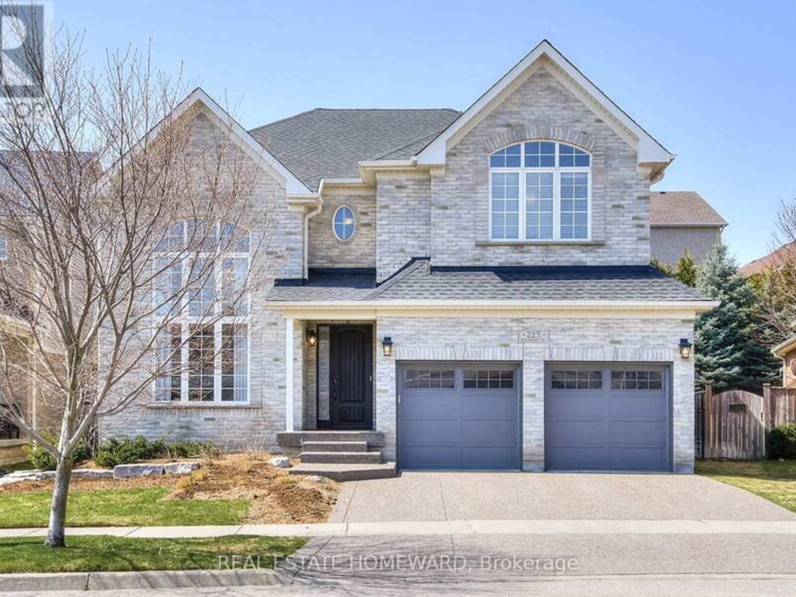 225 RIDGEMERE COURT, Kitchener, Ontario N2P 2V5