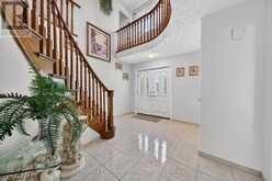 10 SKYE COURT | Hamilton Ontario | Slide Image Four