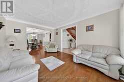 10 SKYE COURT | Hamilton Ontario | Slide Image Seven