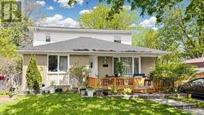 46 COLLINS CRESCENT | Aurora Ontario | Slide Image One