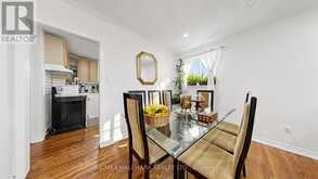 46 COLLINS CRESCENT | Aurora Ontario | Slide Image Eight