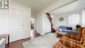 46 COLLINS CRESCENT | Aurora Ontario | Slide Image Nine