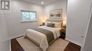 46 COLLINS CRESCENT | Aurora Ontario | Slide Image Eight
