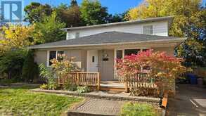 46 COLLINS CRESCENT | Aurora Ontario | Slide Image Two