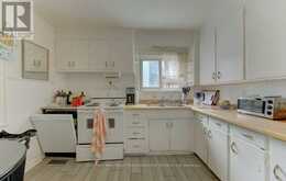8 MARSHALL STREET | Waterloo Ontario | Slide Image Six