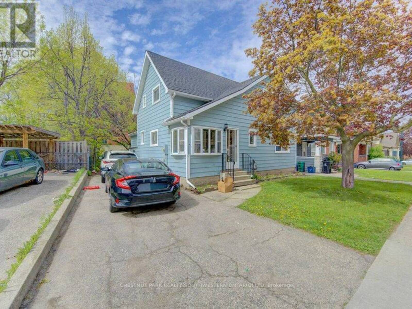 8 MARSHALL STREET, Waterloo, Ontario N2J 2T2
