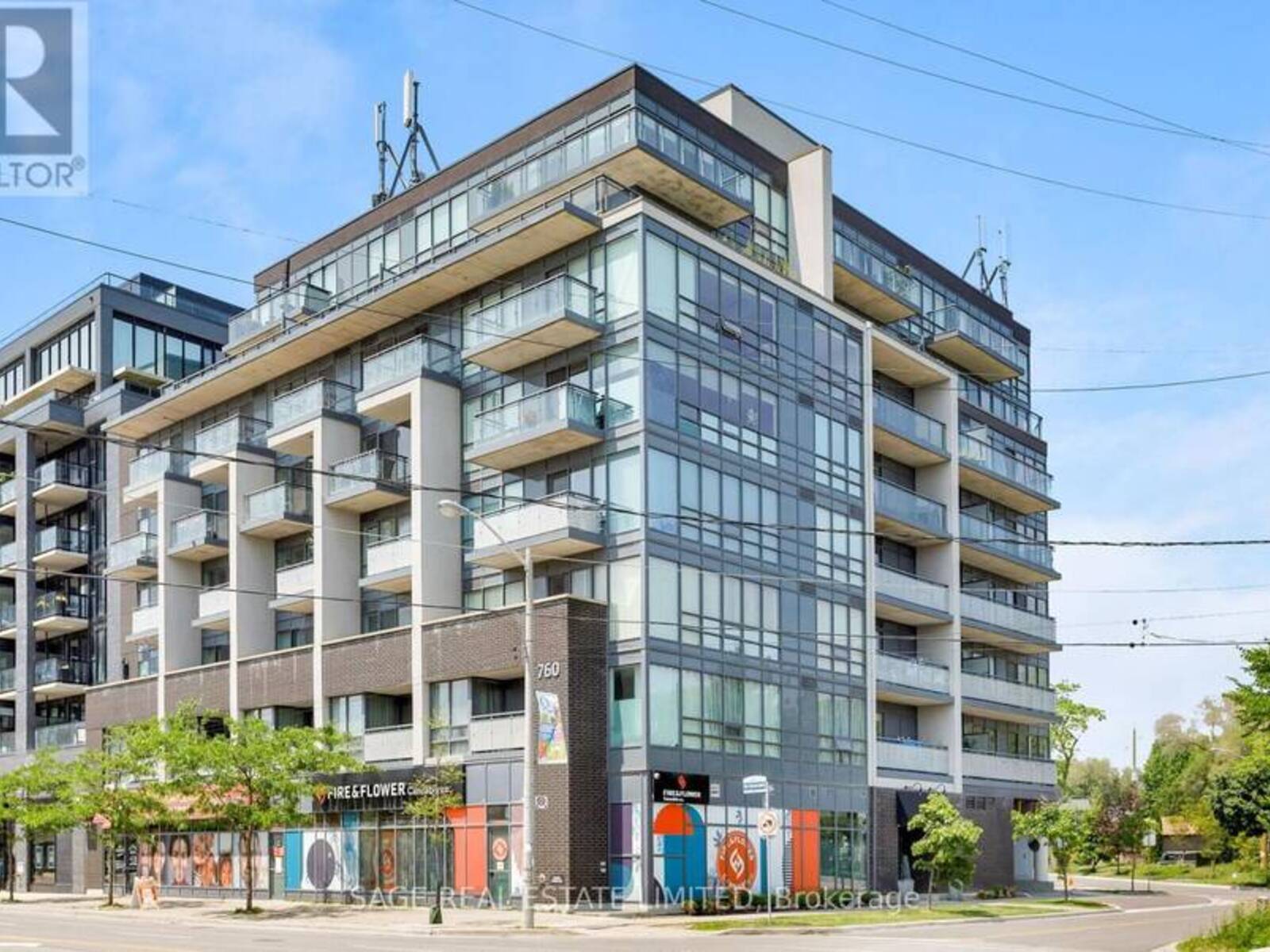 401 - 760 THE QUEENSWAY, Toronto, Ontario M8Z 0E1