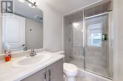 16 CREDIT LANE | Richmond Hill Ontario | Slide Image Eighteen