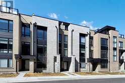 16 CREDIT LANE | Richmond Hill Ontario | Slide Image Thirty
