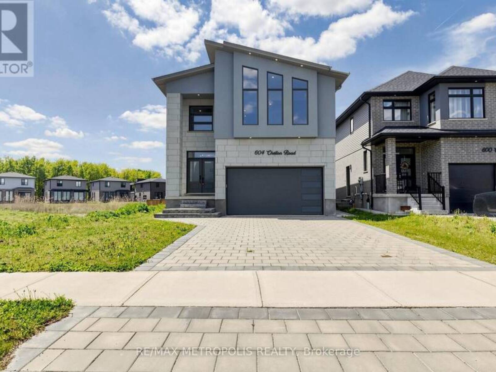 604 CHELTON ROAD, London, Ontario N6M 0H7