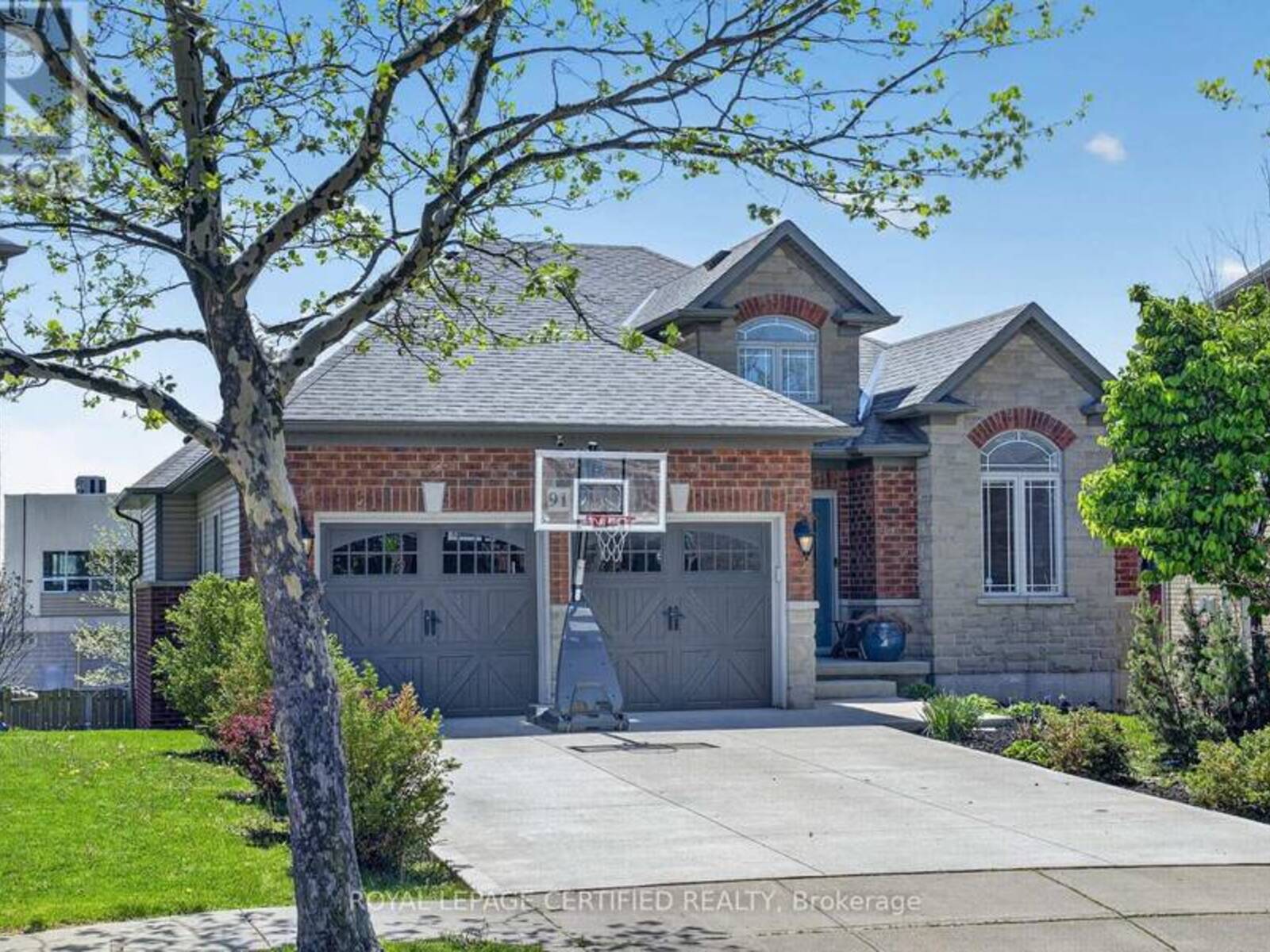 91 CANDLEWOOD DRIVE, Hamilton, Ontario L8J 0A3