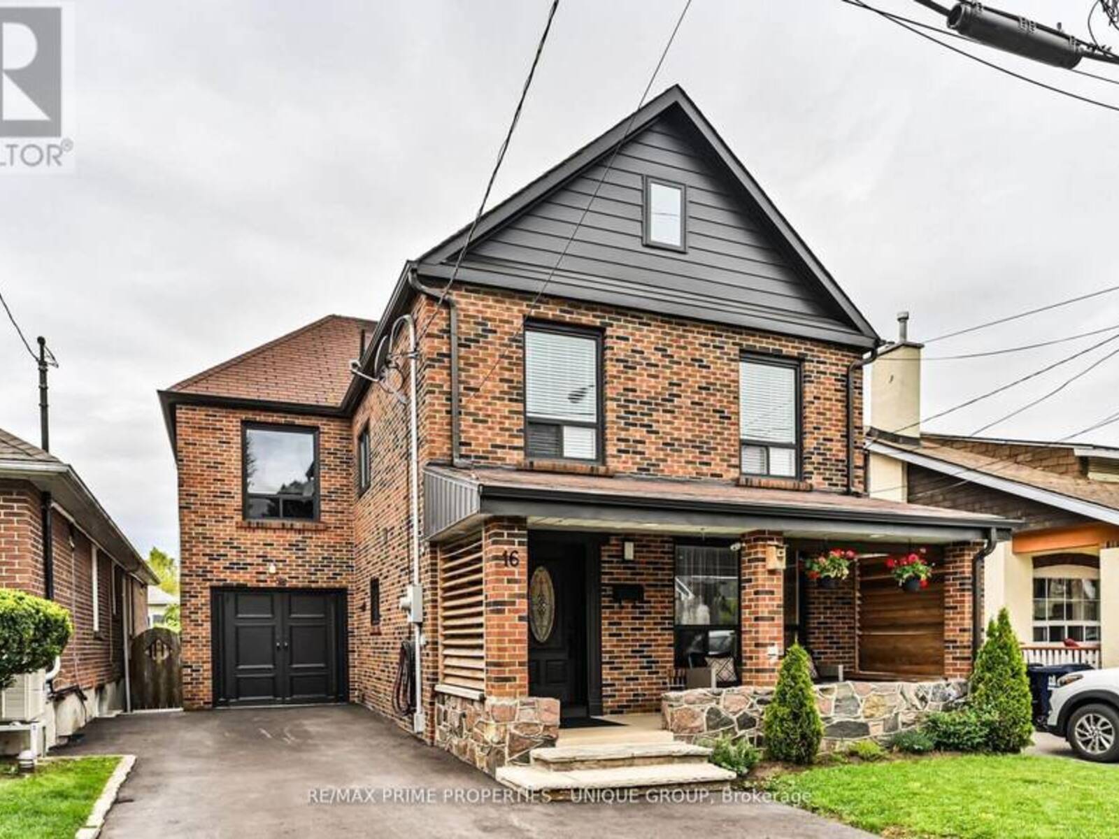 16 EASTWOOD AVENUE, Toronto, Ontario M1N 3G9