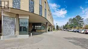 625 - 326 MAJOR MACKENZIE DRIVE E | Richmond Hill Ontario | Slide Image Six