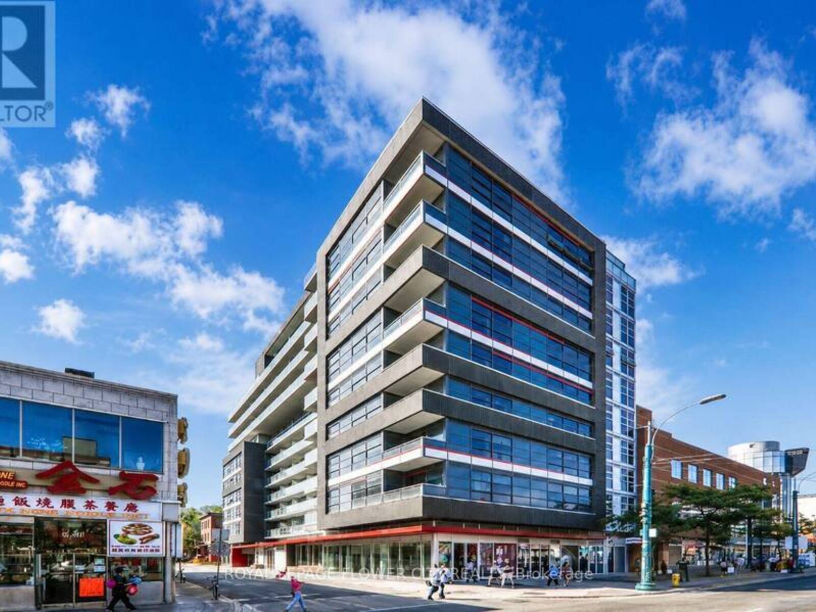 607 - 10 WILLISON SQUARE, Toronto, Ontario M5T 1E7