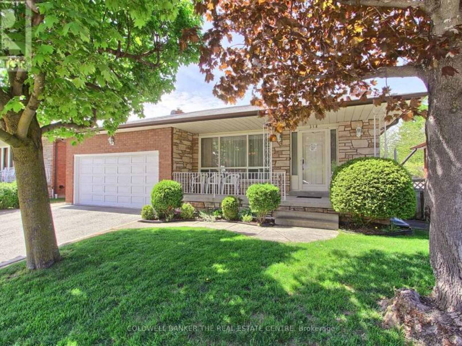 318 COLBORNE STREET, Bradford West Gwillimbury, Ontario L3Z 2E1