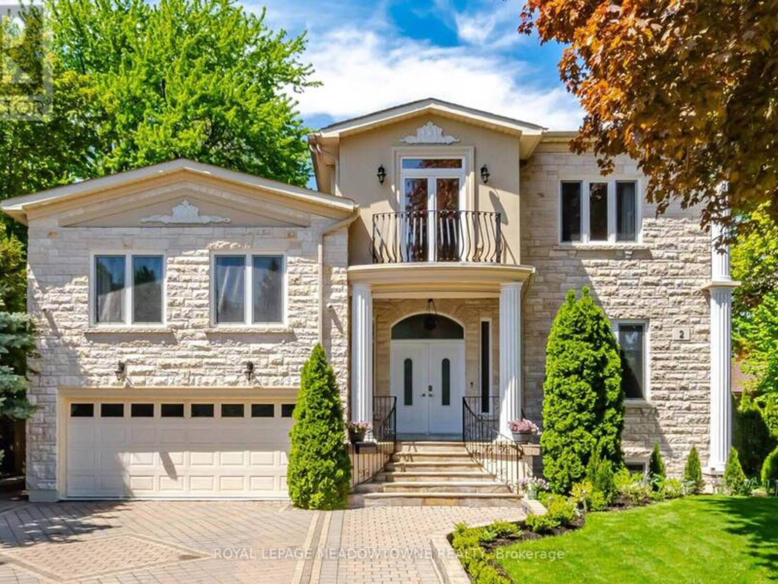 2 THE KEANEGATE STREET, Toronto, Ontario M9B 2B4