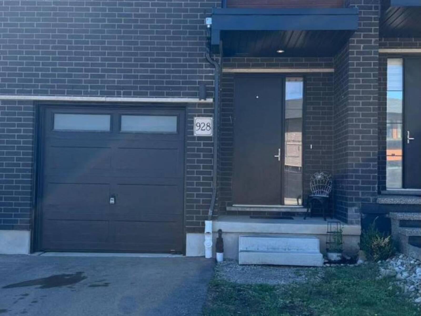 928 ROBERT FERRIE DRIVE, Kitchener, Ontario N2R 0P9