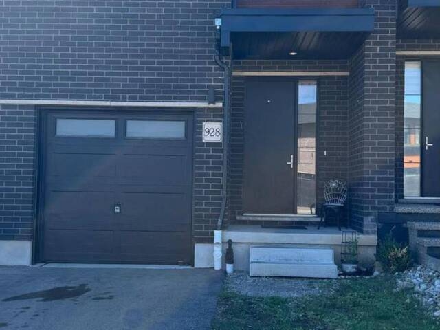 928 ROBERT FERRIE DRIVE Kitchener Ontario, N2R 0P9 - 6 Bedrooms Home For Sale