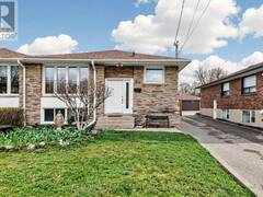 87 MULHOLLAND AVENUE Toronto Ontario, M6A 2S5