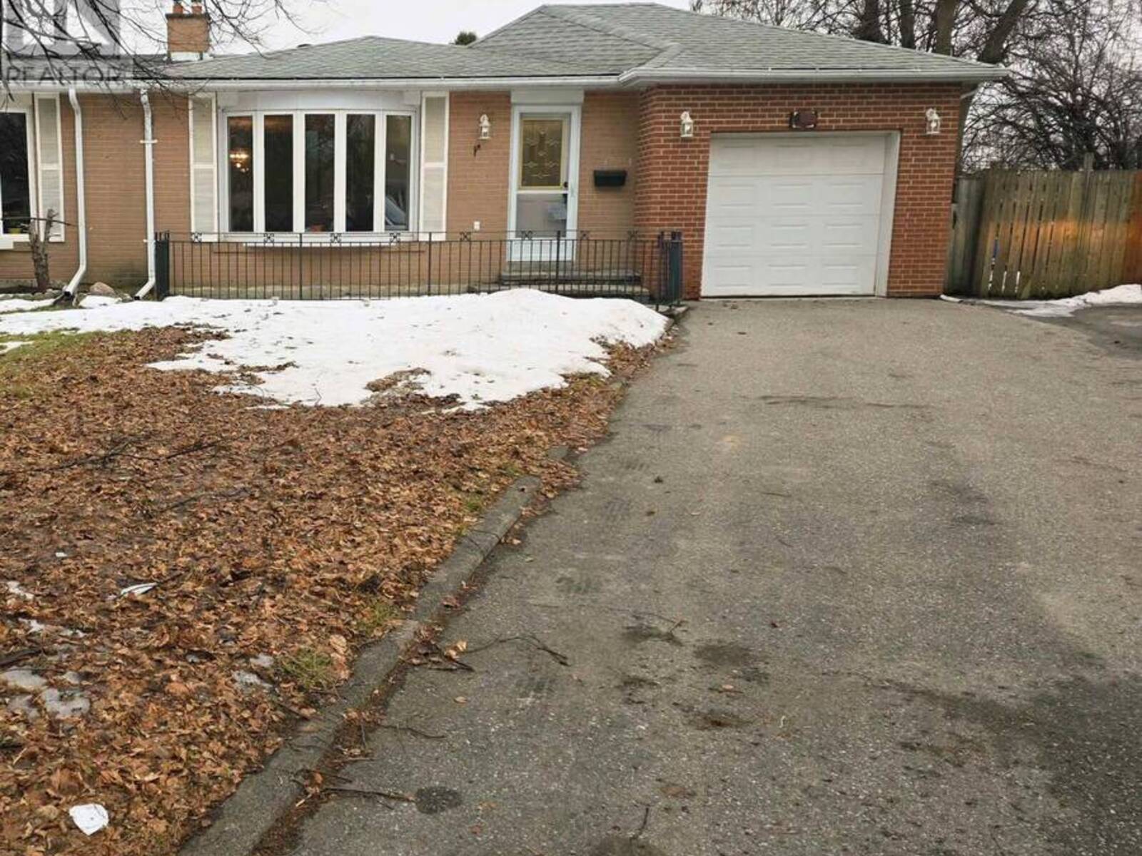 23 BROOKDALE CRESCENT, Brampton, Ontario L6T 1M8