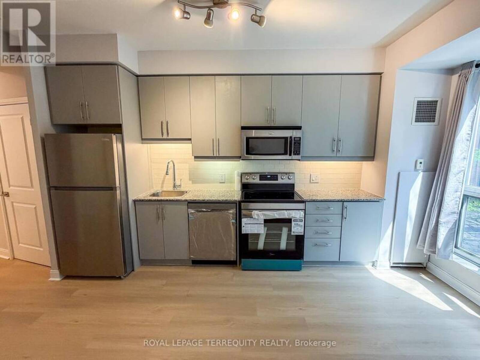 311 - 1 SCOTT STREET, Toronto, Ontario M5E 1A1