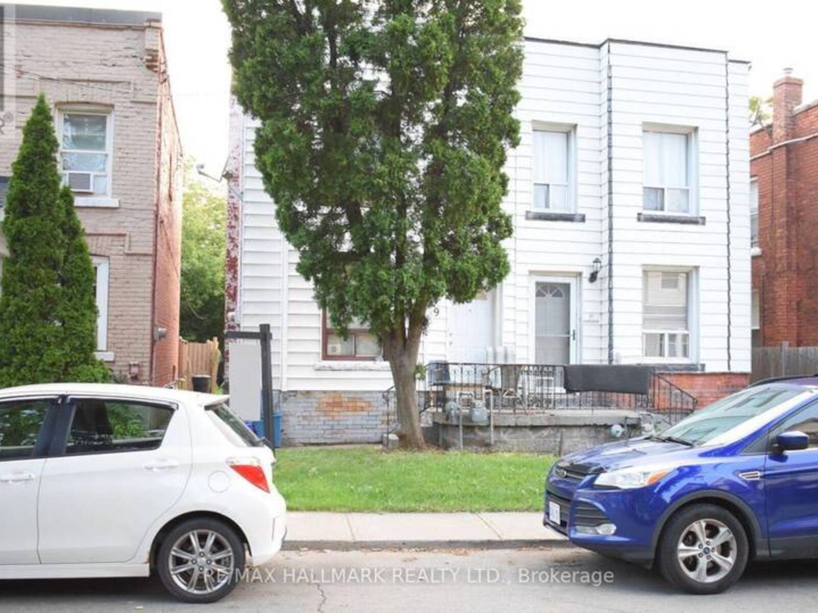 9 MADISON AVENUE, Hamilton, Ontario L8L 5Y2