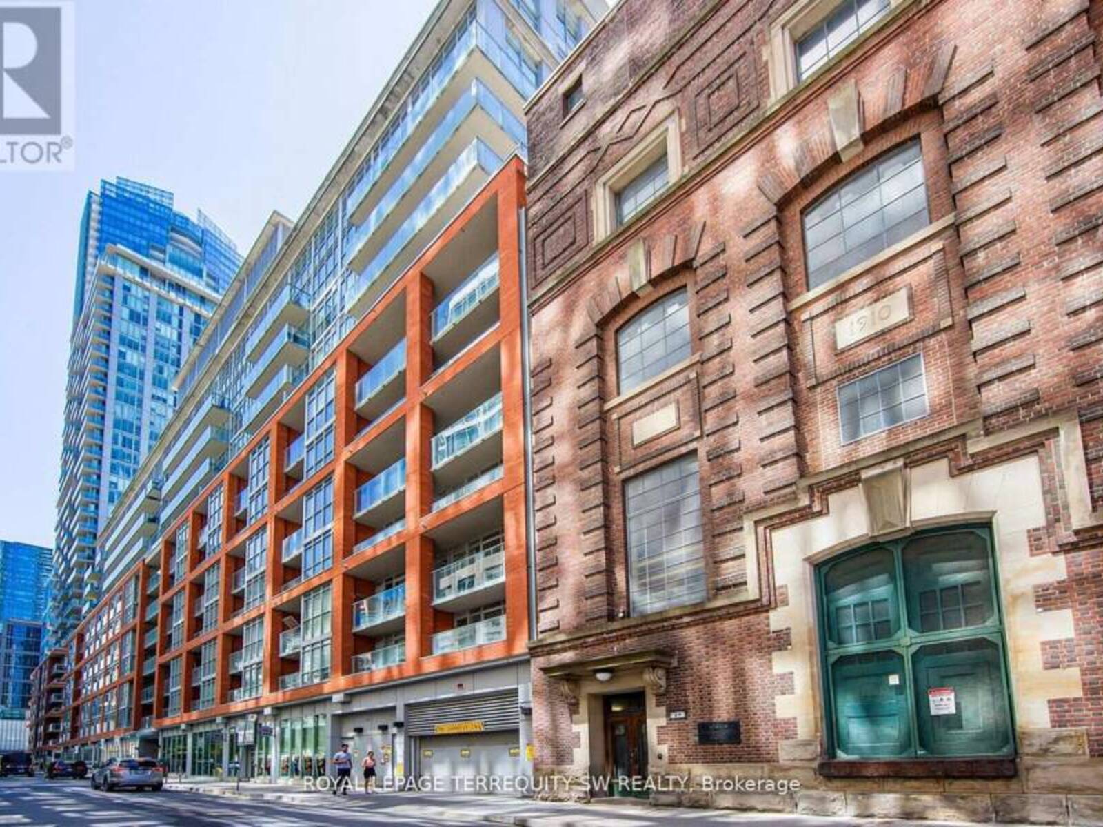 302 - 21 NELSON STREET, Toronto, Ontario M5V 3H9