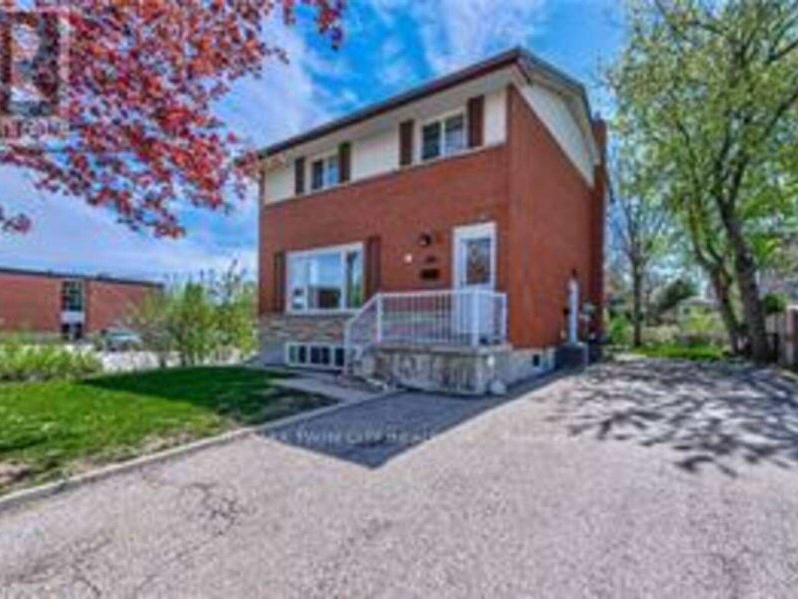 37 GOTTSCHEER COURT, Kitchener, Ontario N2M 3L3