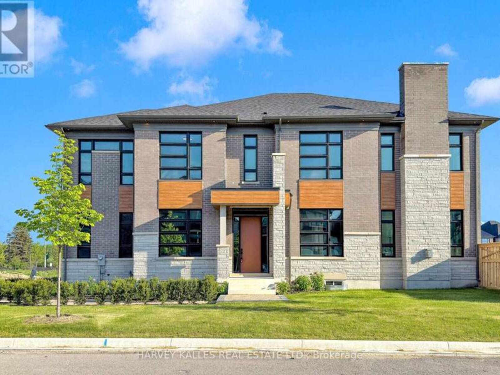 107 WINTHROP CRESCENT, Vaughan, Ontario L3L 0E5