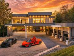 23 HUNTERS GLEN ROAD Aurora Ontario, L4G 6W4