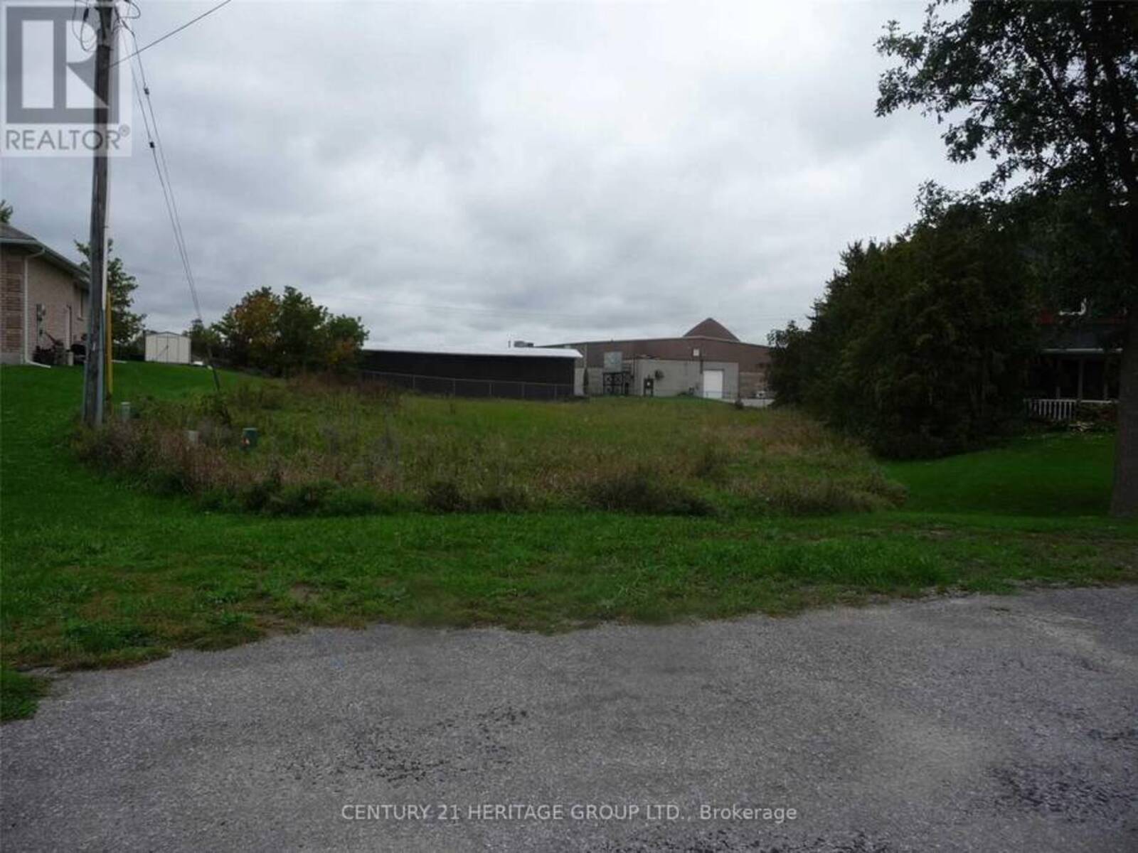 33 GRANT DRIVE, Kawartha Lakes, Ontario K0M 2M0