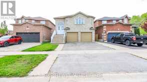 125 JESSICA DRIVE | Barrie Ontario | Slide Image Three