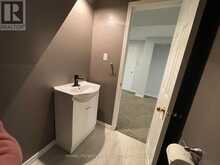 128 HEATHWOOD HEIGHTS DRIVE | Aurora Ontario | Slide Image Twenty-eight