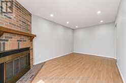 21 HALFMOON SQUARE | Toronto Ontario | Slide Image Fifteen