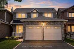 21 HALFMOON SQUARE | Toronto Ontario | Slide Image One
